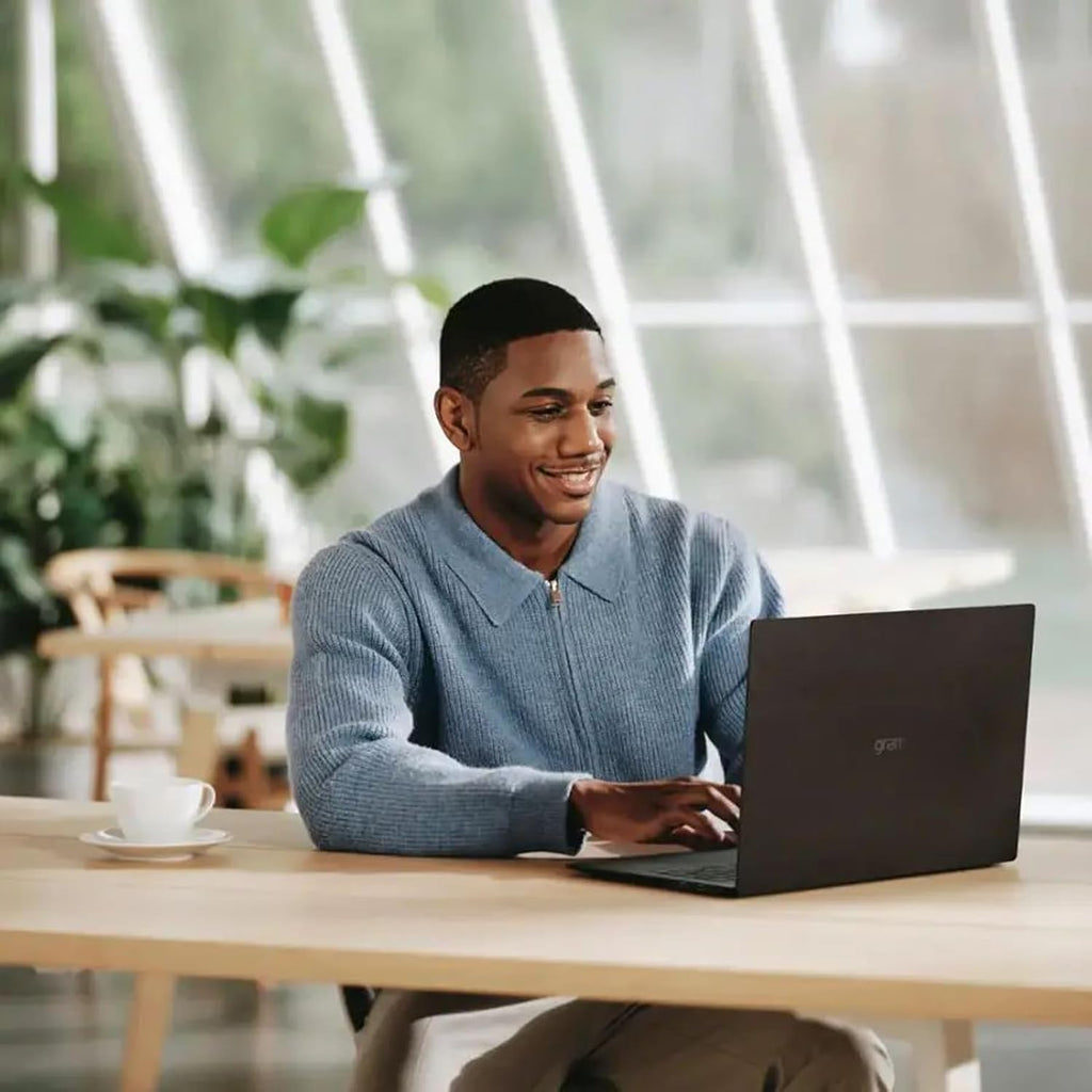 LG 2025 gram 17' Touchscreen Laptop, Copilot+ PC, Intel Evo Ultra 9-288V, 32 GB RAM, 1 TB SSD, Intel Arc Graphics, 2.5K QHD Display, Backlit Keyboard, Wi-Fi 7, Windows 11 Pro, w/Accessories