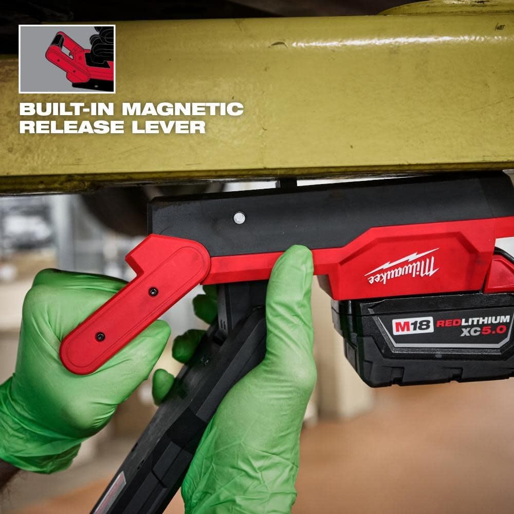Milwaukee Electric - M18 Magnetic EXTENDABLE Boom Light