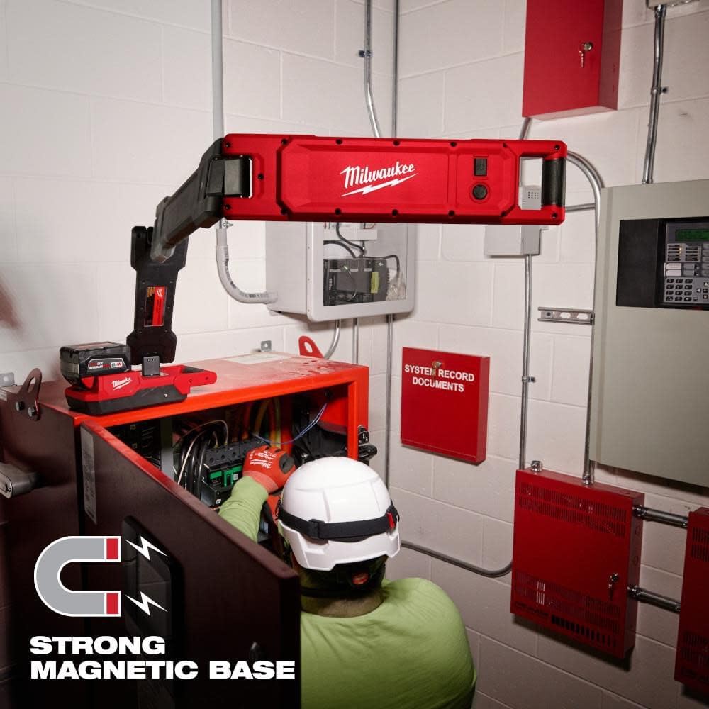 Milwaukee Electric - M18 Magnetic EXTENDABLE Boom Light