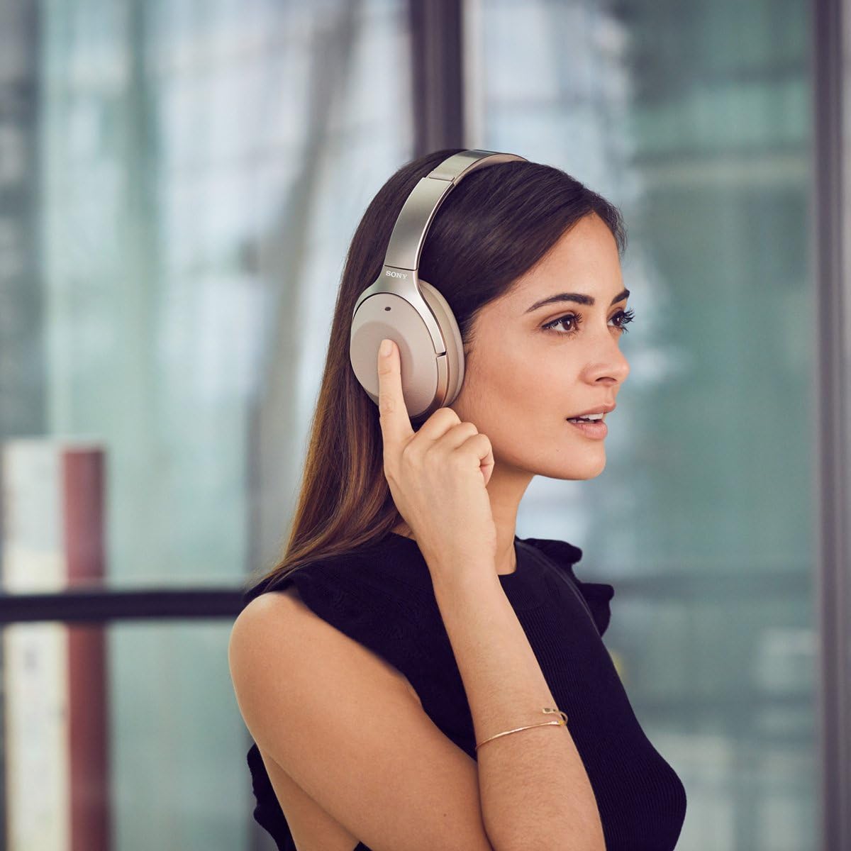 Sony Noise Cancelling Headphones WH1000XM2: Over Ear Wireless Bluetooth Headphones with Microphone - Hi Res Audio and Active Sound Cancellation - Gold (2017 model)