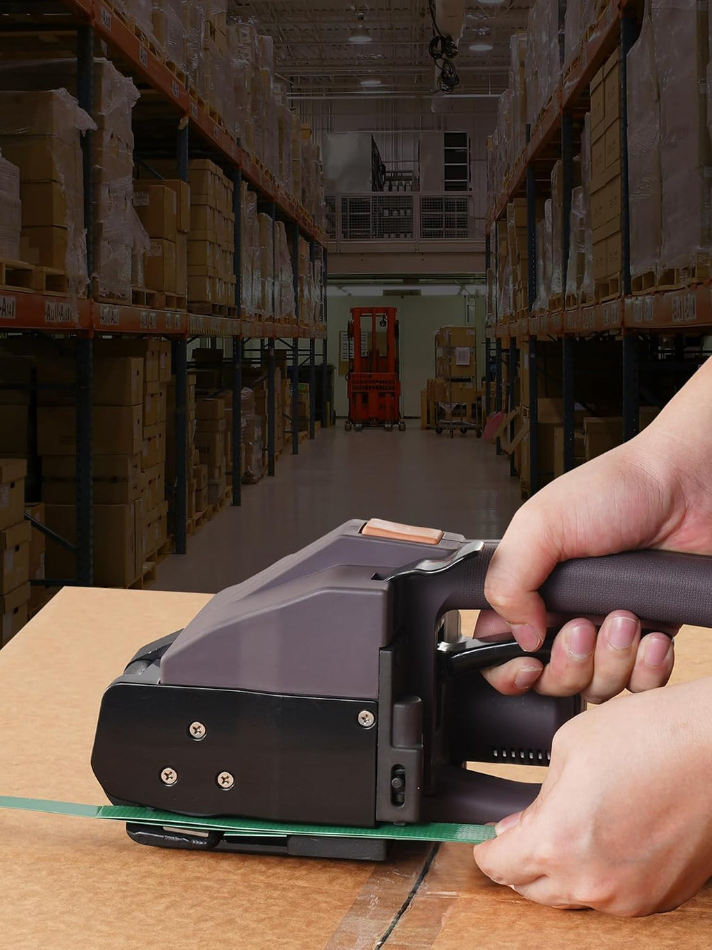 VEVOR Electric Strapping Machine, for 0.39'-0.75' PP PET Straps, Portable Electric Banding Tool with Digital Display, 2 x 4000mAh Battery Powered Automatic Strapping Tool for Packaging Box Pallet