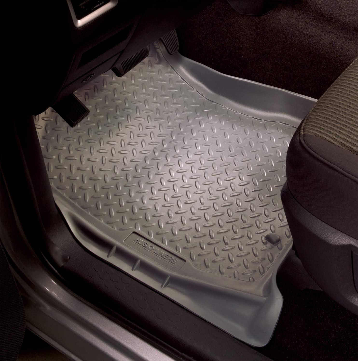 Husky Liners Classic Style Floor Mats | Fits 2000-2004 Volkswagen Golf & Jetta; 1998-2010 Beetle | Front & 2nd Row, 2-pc Black - 89311