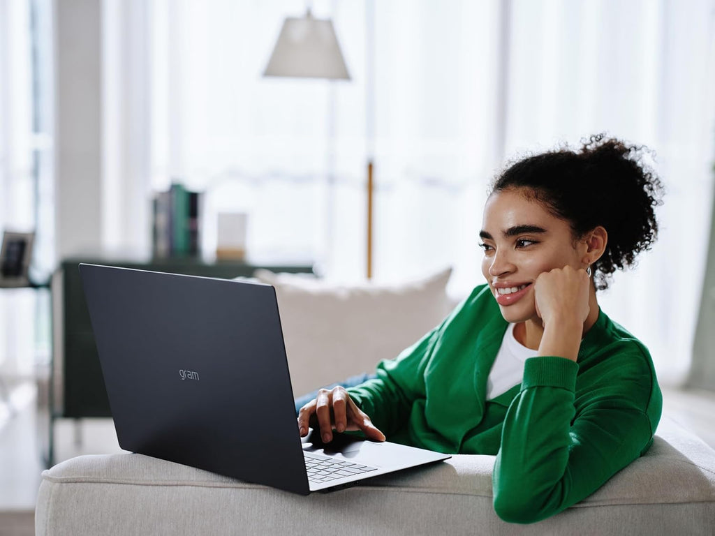 LG gram 17-inch Lightweight Laptop Computer, Intel Evo Edition Powered by Intel Core Ultra7 256V Processor, Copilot+ Windows 11 Home, 16GB RAM, 2TB SSD - Obsidian Black