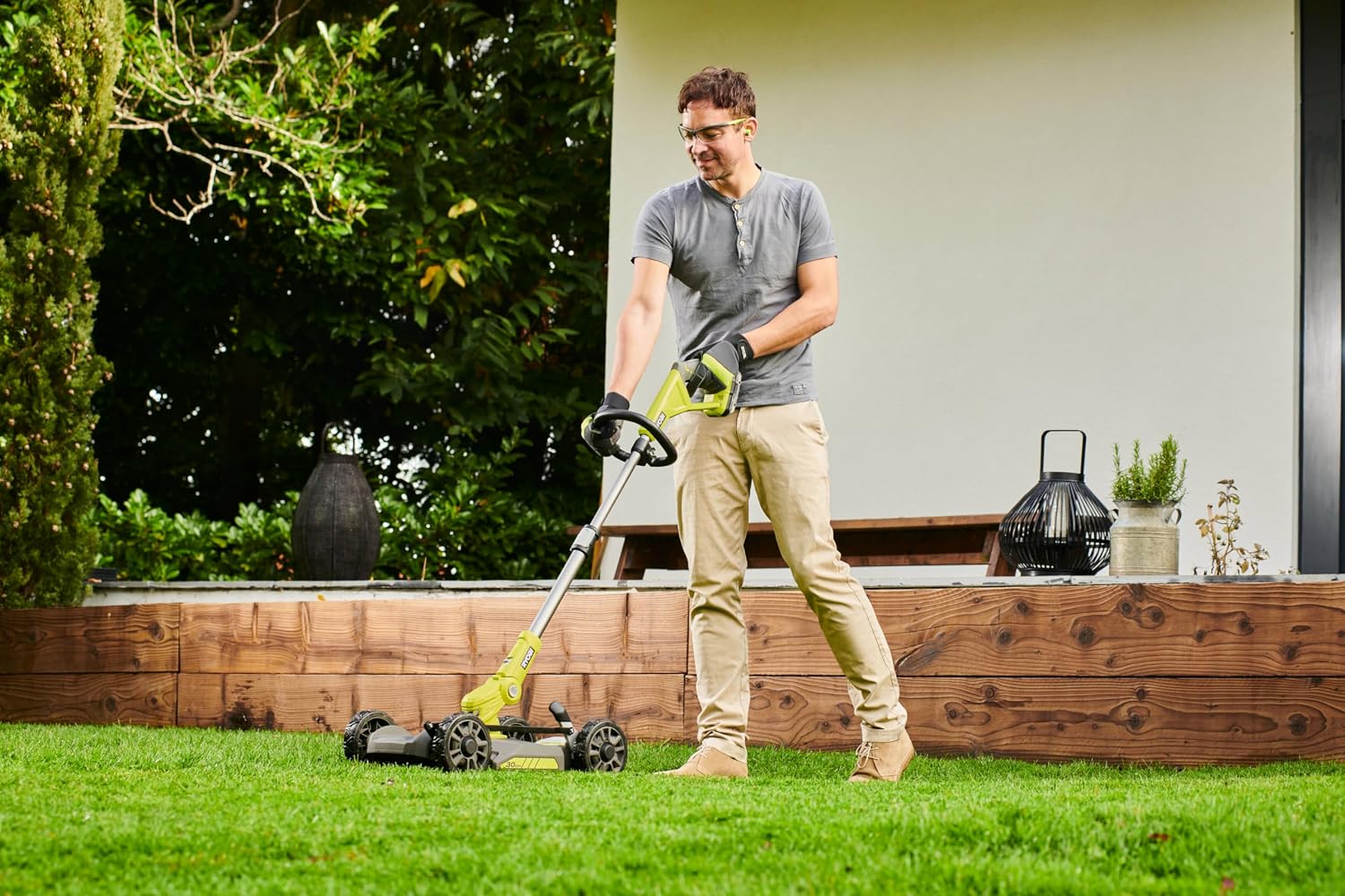 RYOBI 3-in-1 18 V Lawn Mower/Edger/Edger - Cutting Diameter 30 cm - Mulching - Wire Diameter 1 x 1.6 mm - Telescopic Tube - Sold Without Battery or Charger - Green