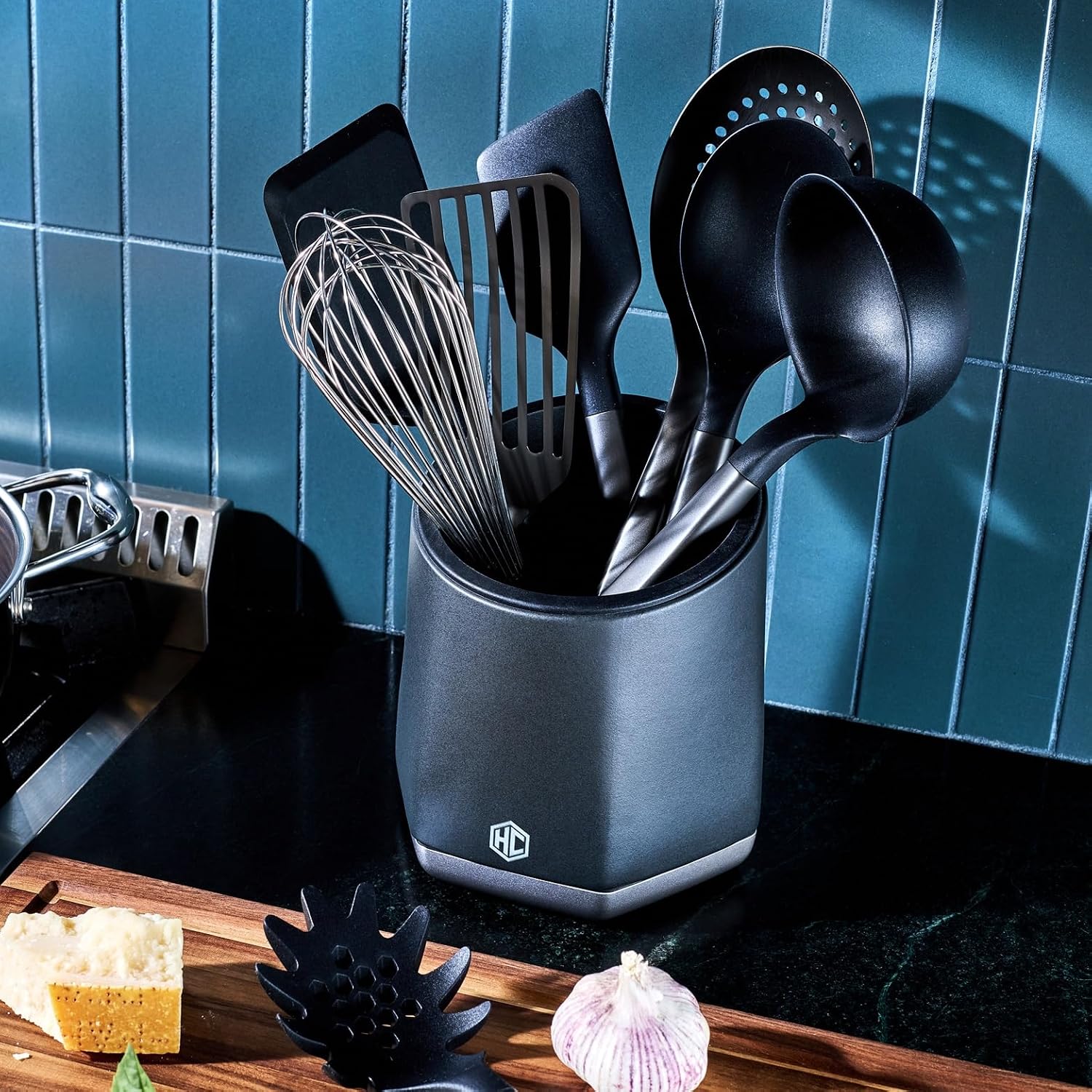 HexClad 9-Piece Kitchen Utensil Set, 9 Stainless Steel & Silicone Tools with a Fingerprint-Resistant Metallic Finish, Heat-Resistant to 450°F, Dishwasher-Safe, Includes Non-Slip Ceramic Crock Holder