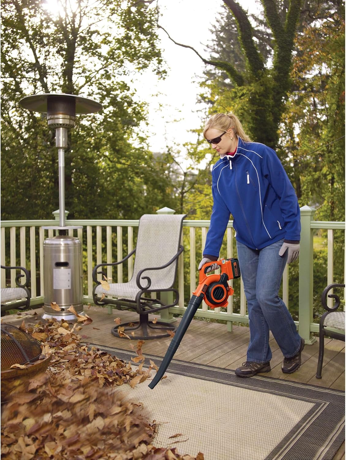 BLACK+DECKER 40V MAX* Cordless Hard-Surface Sweeper with POWERCOMMAND (LSW36)